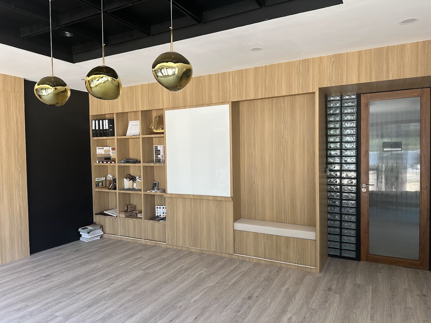 รีโนเวทออฟฟิศ A.O. จากบ้านเก่า สไตล์ Midcentury อ.เมืองจันทบุรี จ.จันทบุรี ภาพผลงานจริง รูปที่ 4