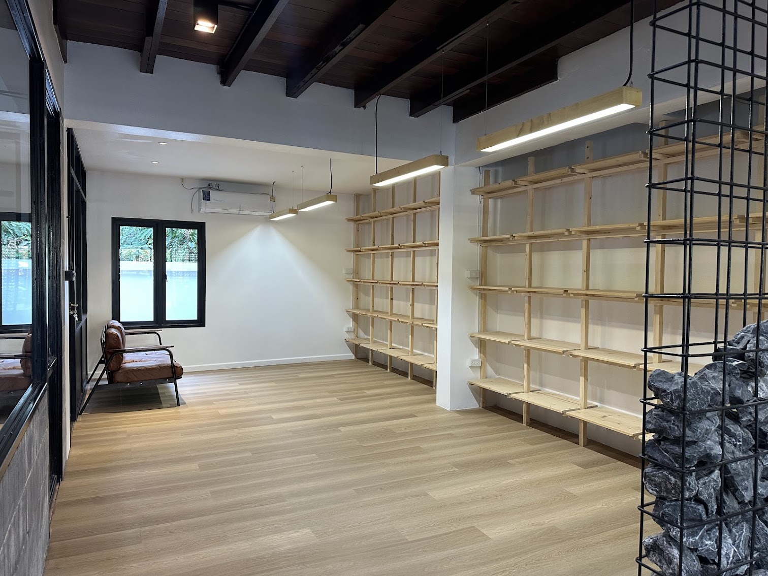 รีโนเวทออฟฟิศ A.O. จากบ้านเก่า สไตล์ Midcentury อ.เมืองจันทบุรี จ.จันทบุรี ภาพผลงานจริง รูปที่ 8