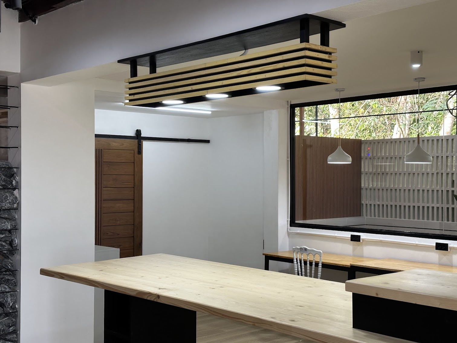 รีโนเวทออฟฟิศ A.O. จากบ้านเก่า สไตล์ Midcentury อ.เมืองจันทบุรี จ.จันทบุรี ภาพผลงานจริง รูปที่ 15