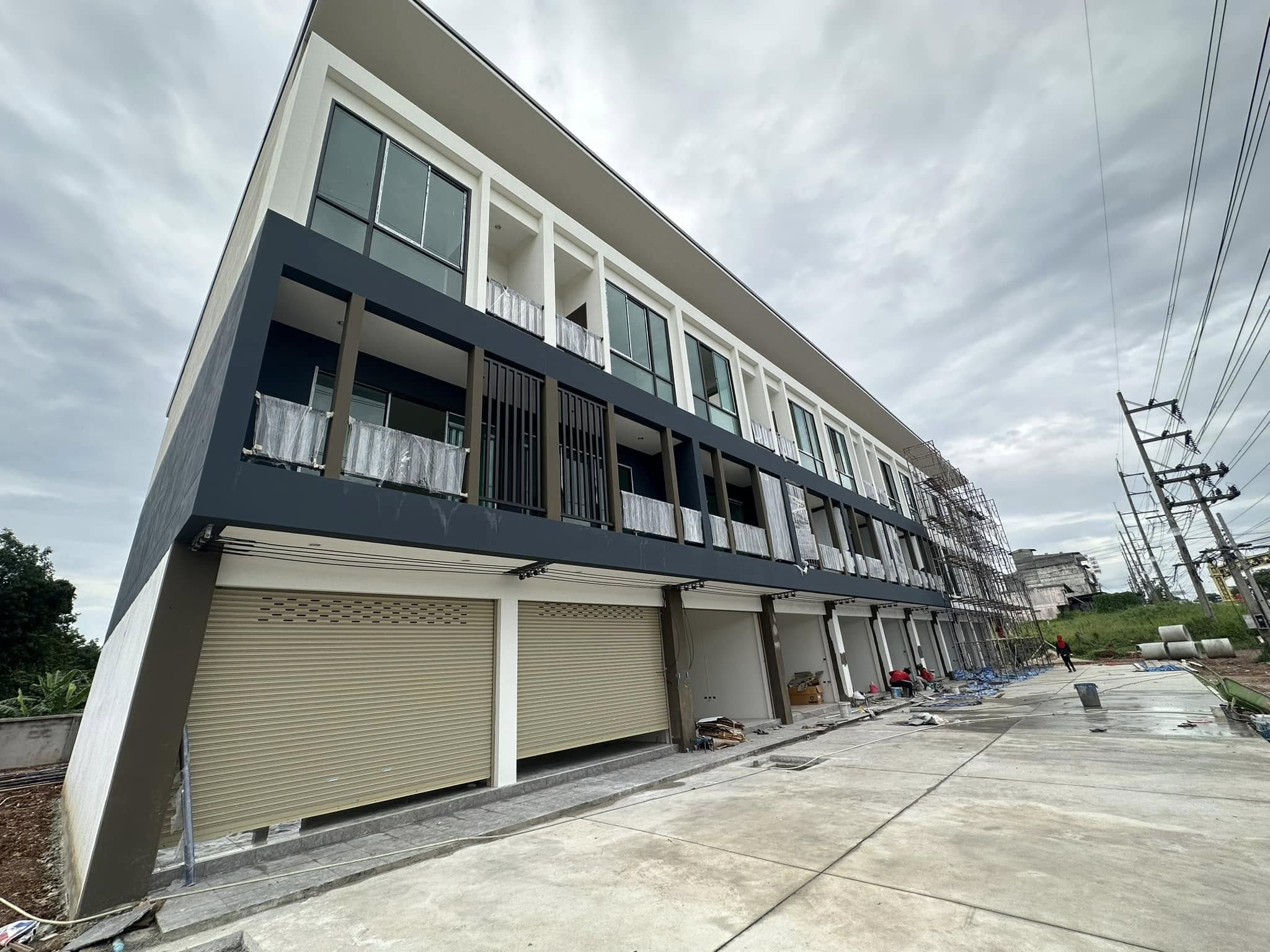 อาคารพาณิชย์ 3 ชั้น สไตล์ Modern อ.นายายอาม จ.จันทบุรี ภาพผลงานจริง รูปที่ 13